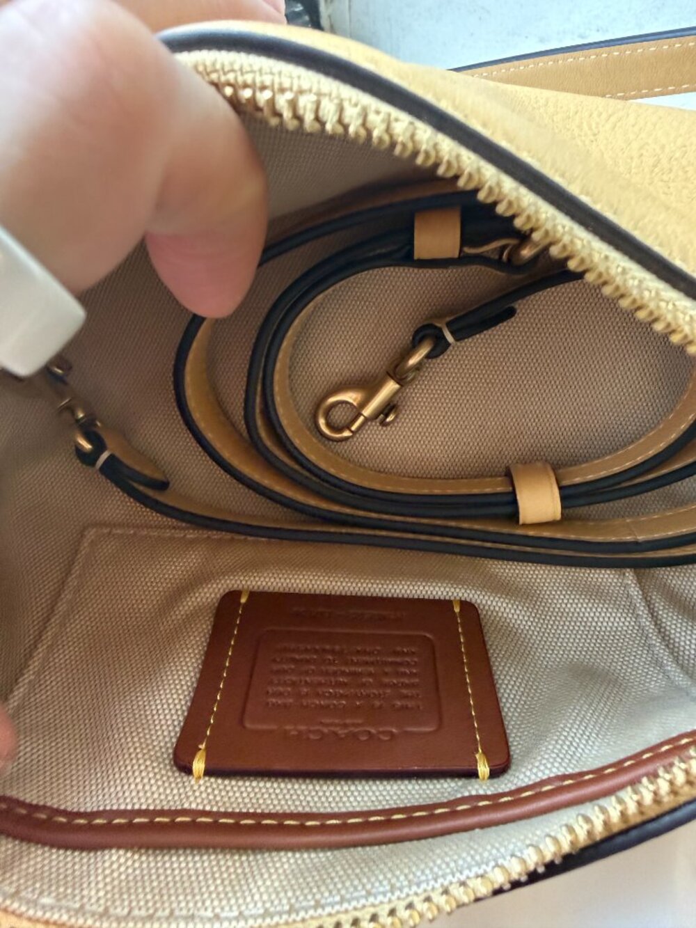 Coach Vanilla Barrel bag - Picture 7 of 8